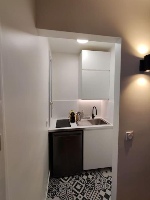 Moderno Al Centro Di - Republique Apartment