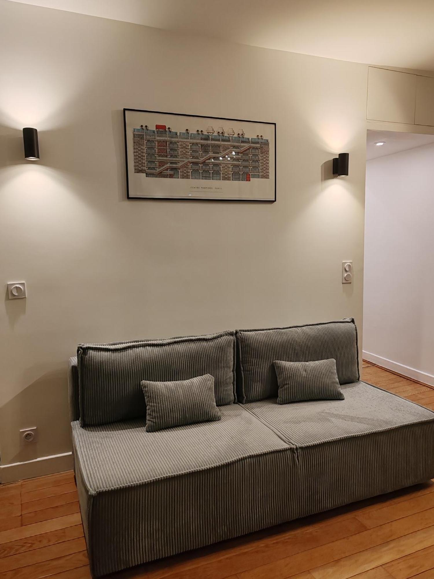 Moderno Al Centro Di - Republique Paris